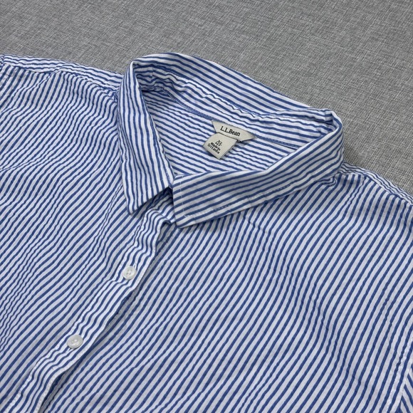 L.L. Bean Tops - L.L. Bean Seersucker Button-Up Womens XL Petites Blue Striped Collared Cotton